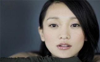 周迅吃瓜吃到自己头上娱乐天空